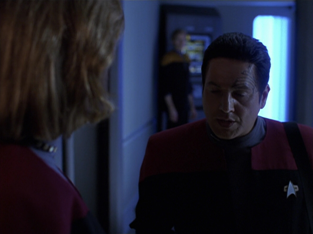 extant_StarTrek_VOY_6x25-TheHauntingOfDeckTwelve_02719.jpg