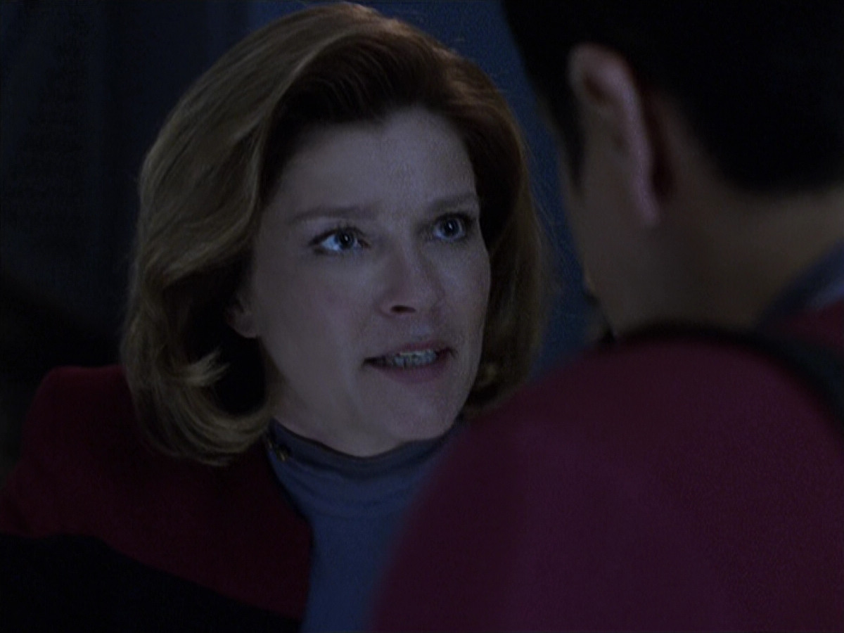 extant_StarTrek_VOY_6x25-TheHauntingOfDeckTwelve_02724.jpg