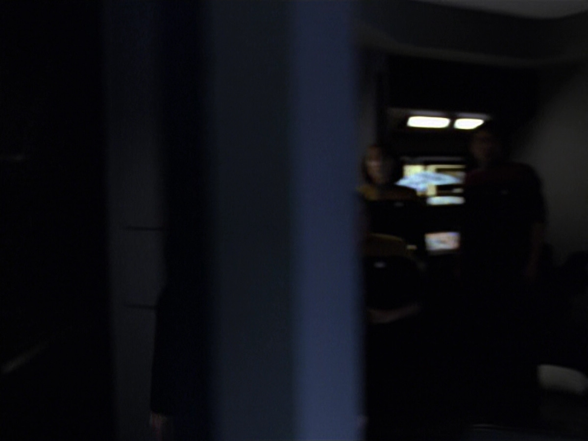 extant_StarTrek_VOY_6x25-TheHauntingOfDeckTwelve_02731.jpg