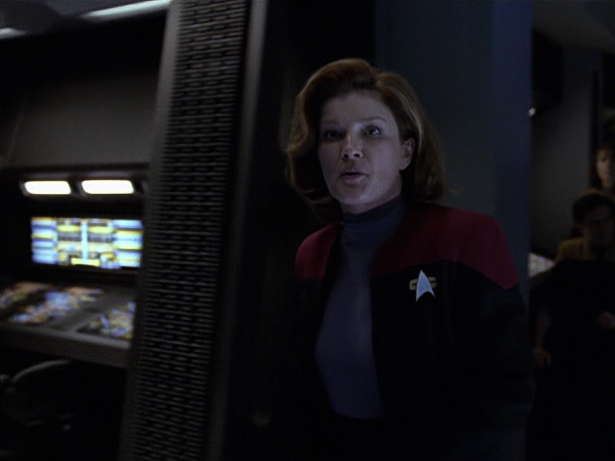 extant_StarTrek_VOY_6x25-TheHauntingOfDeckTwelve_02732.jpg