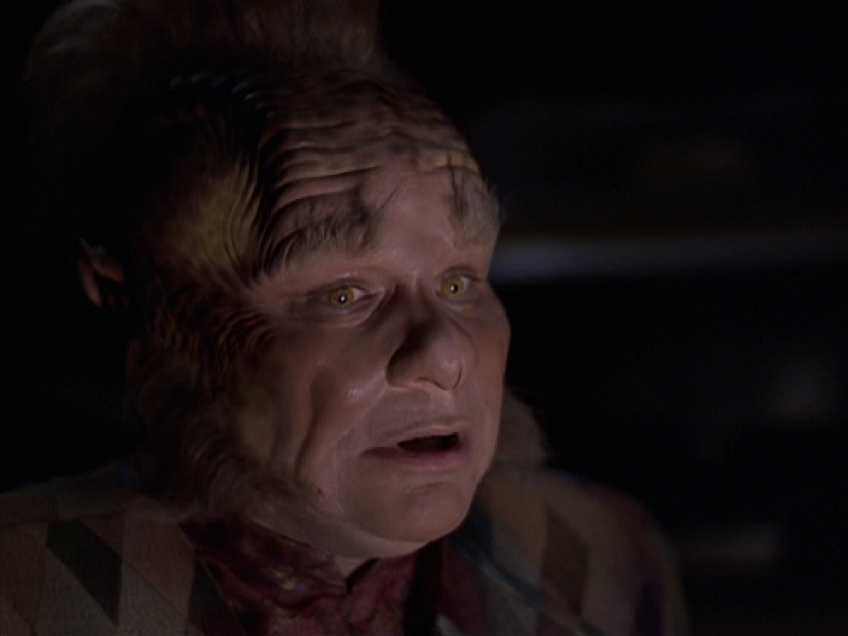 extant_StarTrek_VOY_6x25-TheHauntingOfDeckTwelve_02836.jpg