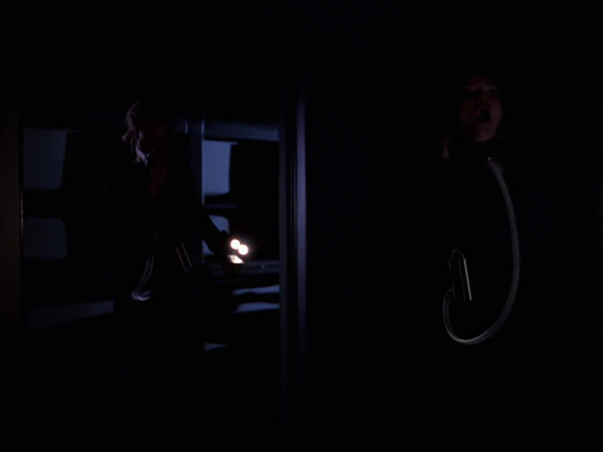 extant_StarTrek_VOY_6x25-TheHauntingOfDeckTwelve_02846.jpg