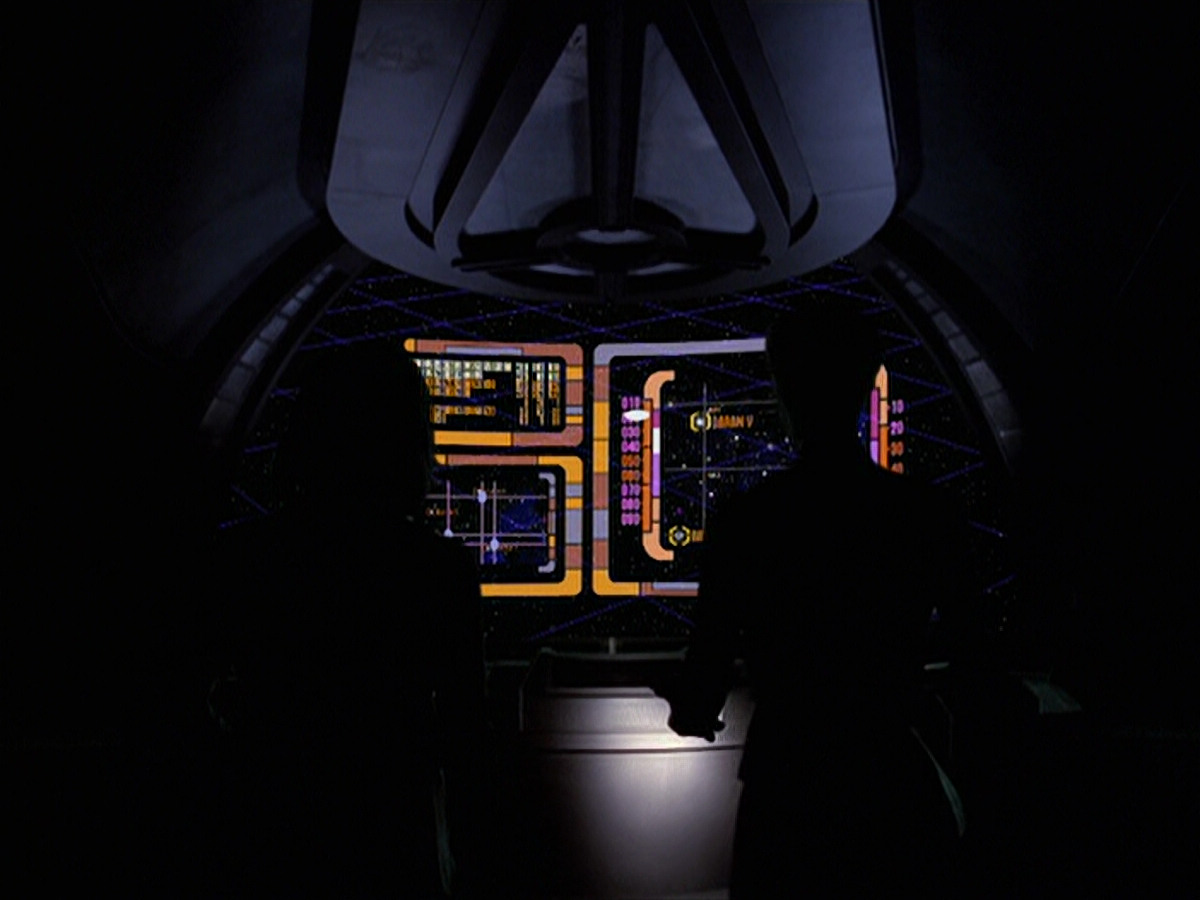 extant_StarTrek_VOY_6x25-TheHauntingOfDeckTwelve_02851.jpg