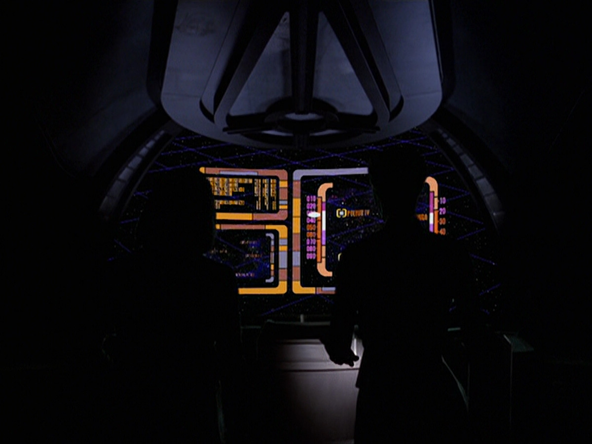 extant_StarTrek_VOY_6x25-TheHauntingOfDeckTwelve_02852.jpg