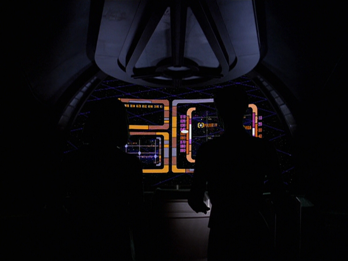 extant_StarTrek_VOY_6x25-TheHauntingOfDeckTwelve_02853.jpg
