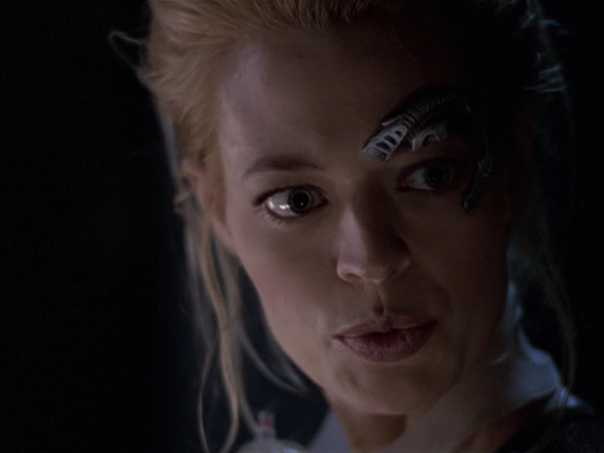 extant_StarTrek_VOY_6x25-TheHauntingOfDeckTwelve_02896.jpg