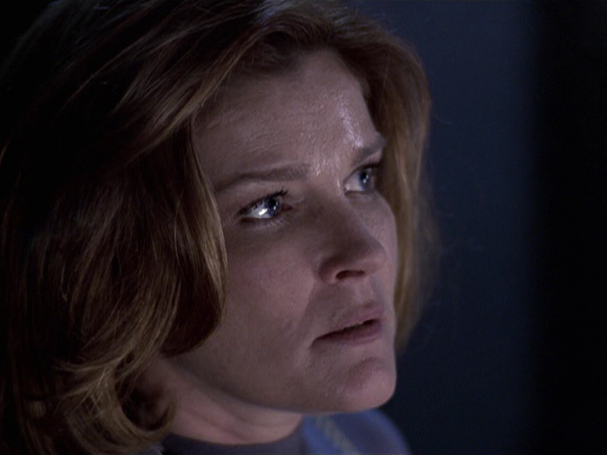 extant_StarTrek_VOY_6x25-TheHauntingOfDeckTwelve_02899.jpg