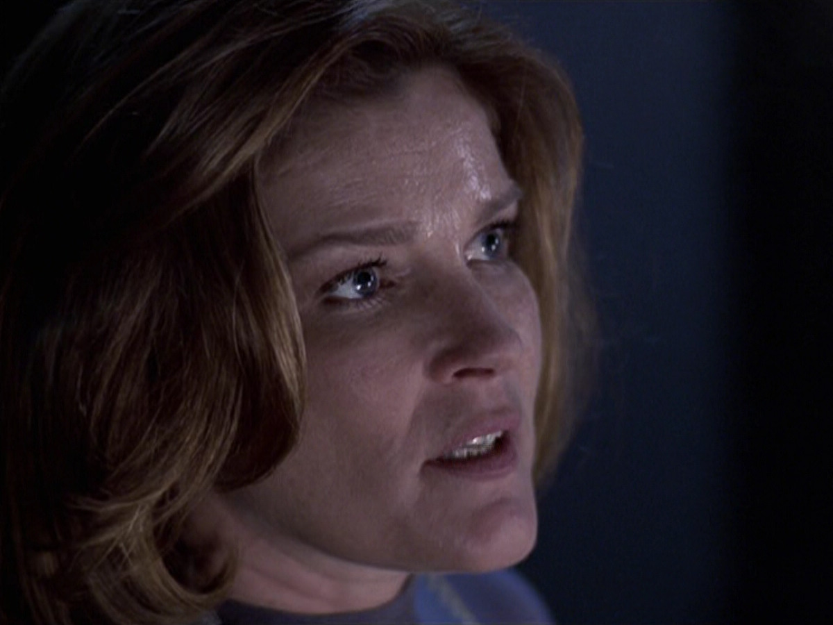 extant_StarTrek_VOY_6x25-TheHauntingOfDeckTwelve_02900.jpg