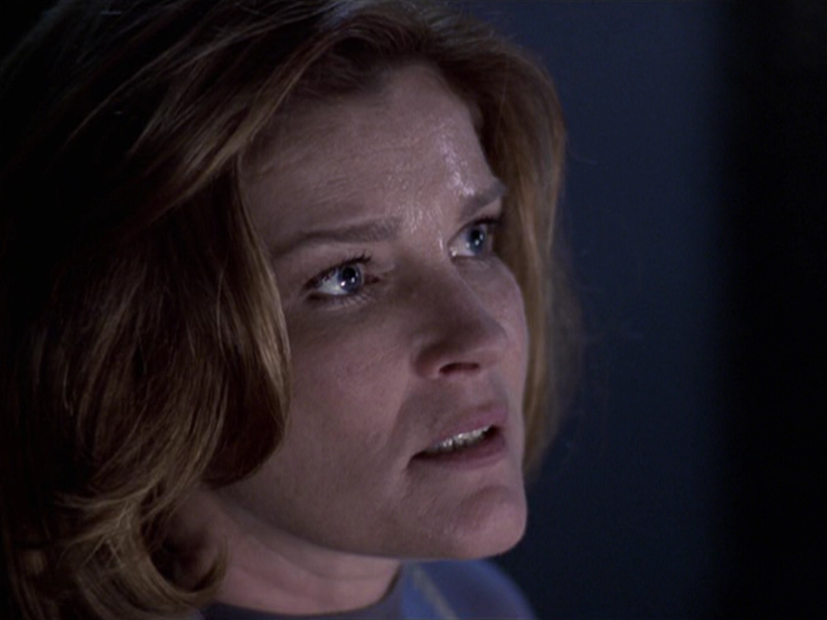 extant_StarTrek_VOY_6x25-TheHauntingOfDeckTwelve_02902.jpg