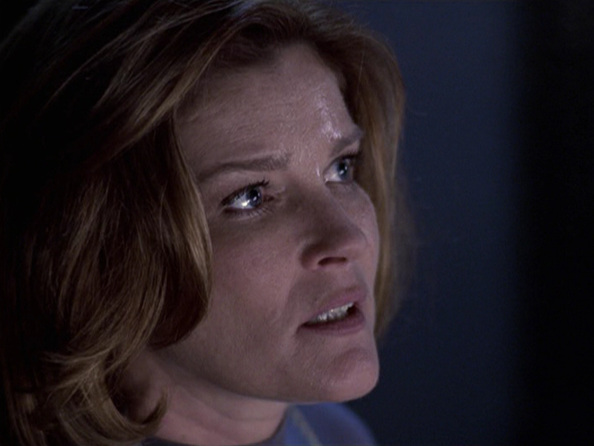 extant_StarTrek_VOY_6x25-TheHauntingOfDeckTwelve_02904.jpg