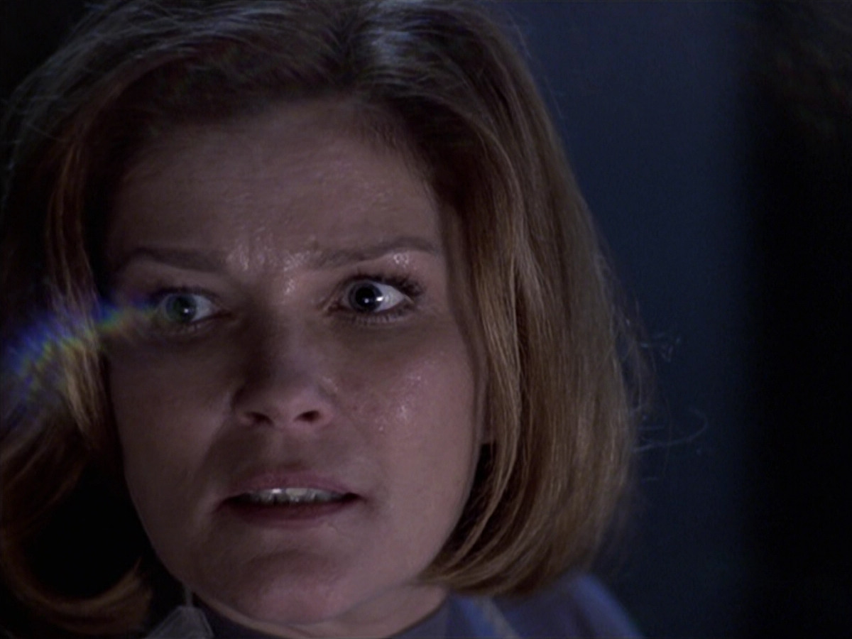 extant_StarTrek_VOY_6x25-TheHauntingOfDeckTwelve_02908.jpg