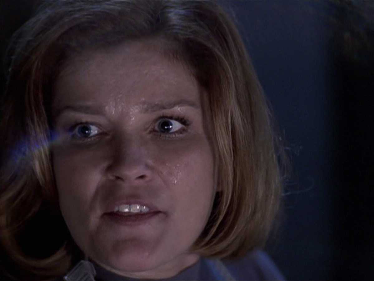 extant_StarTrek_VOY_6x25-TheHauntingOfDeckTwelve_02909.jpg