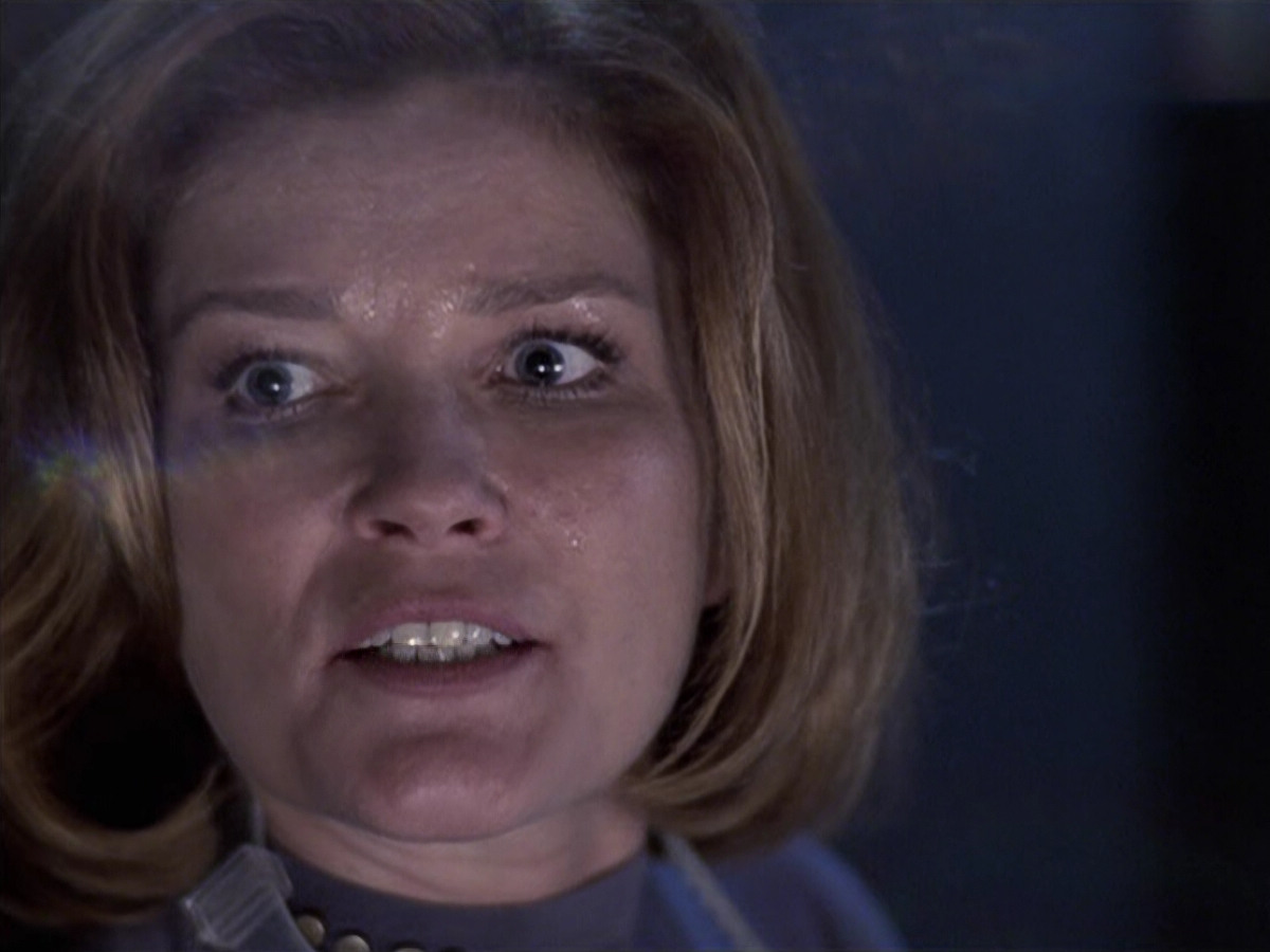 extant_StarTrek_VOY_6x25-TheHauntingOfDeckTwelve_02913.jpg