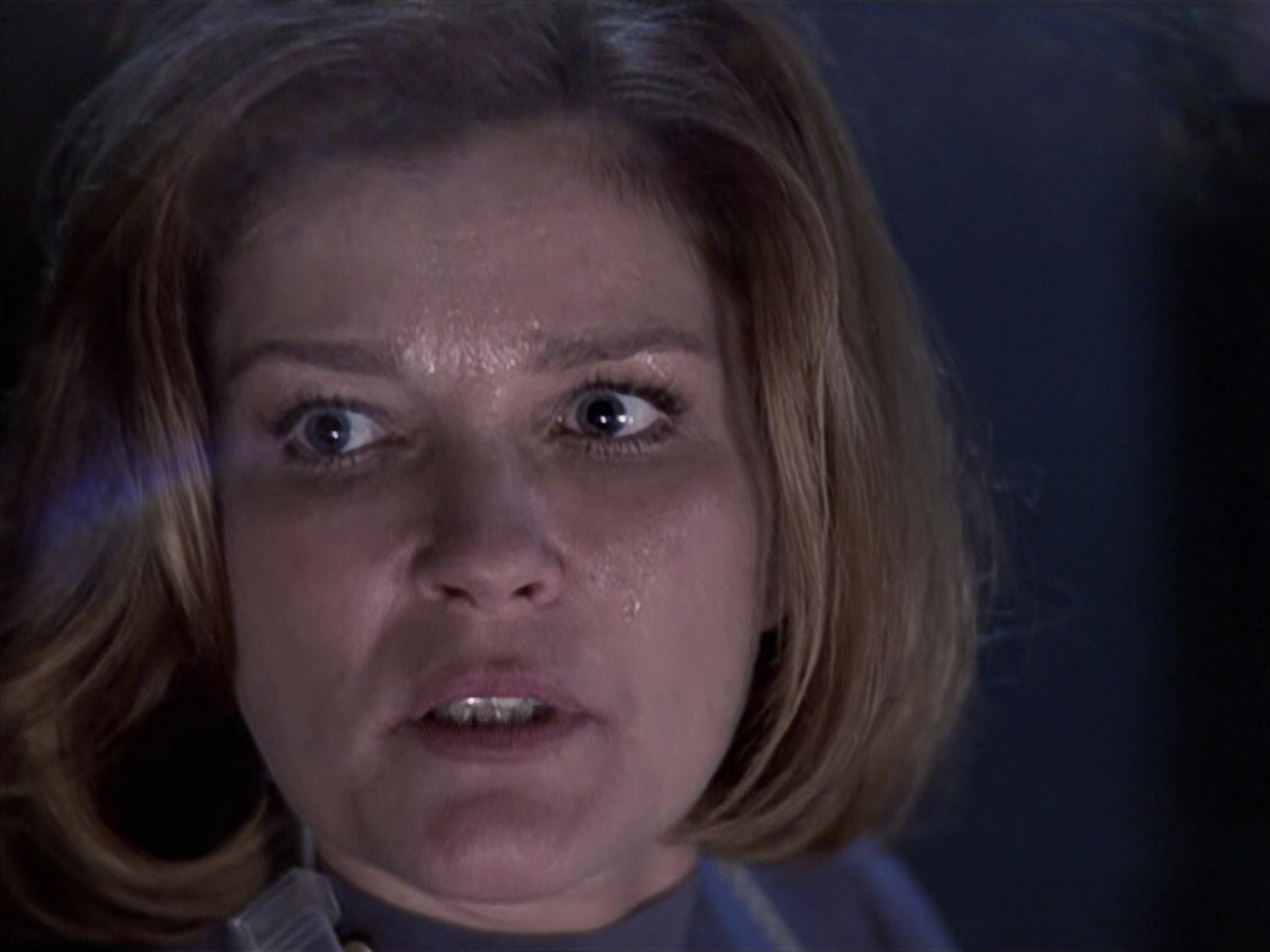 extant_StarTrek_VOY_6x25-TheHauntingOfDeckTwelve_02914.jpg