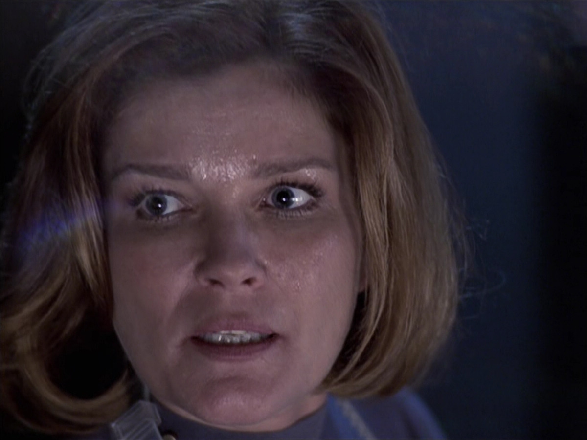 extant_StarTrek_VOY_6x25-TheHauntingOfDeckTwelve_02915.jpg