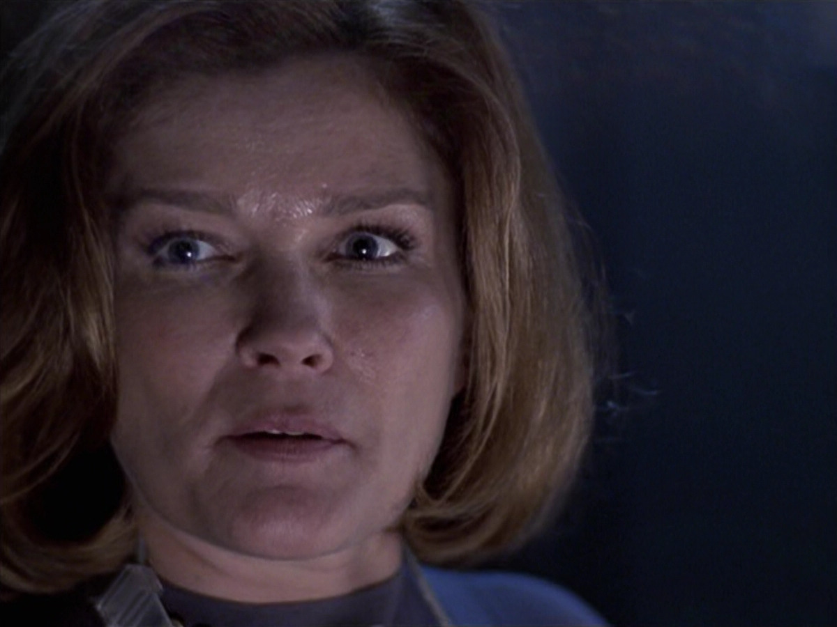 extant_StarTrek_VOY_6x25-TheHauntingOfDeckTwelve_02923.jpg