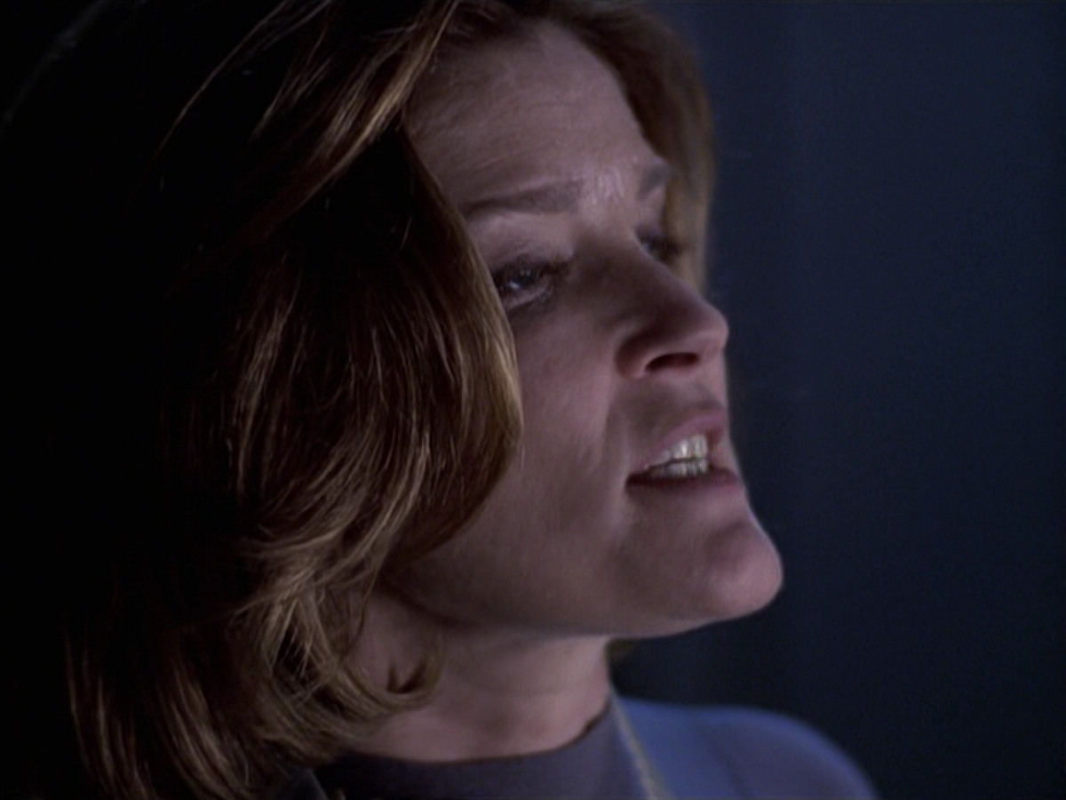 extant_StarTrek_VOY_6x25-TheHauntingOfDeckTwelve_02946.jpg