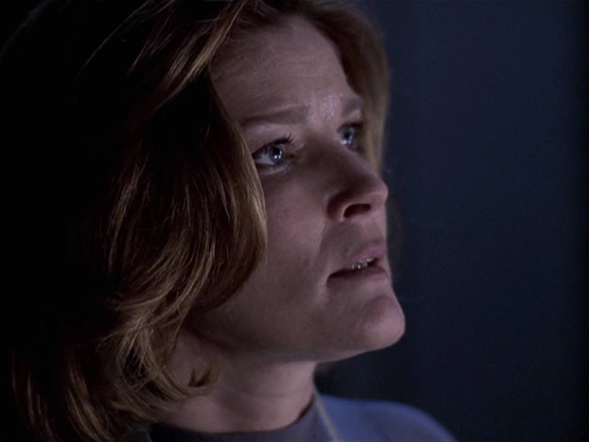 extant_StarTrek_VOY_6x25-TheHauntingOfDeckTwelve_02950.jpg