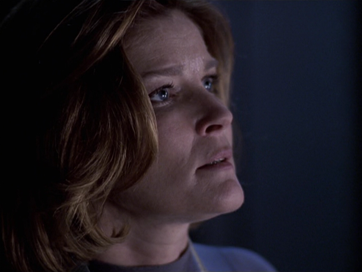 extant_StarTrek_VOY_6x25-TheHauntingOfDeckTwelve_02951.jpg