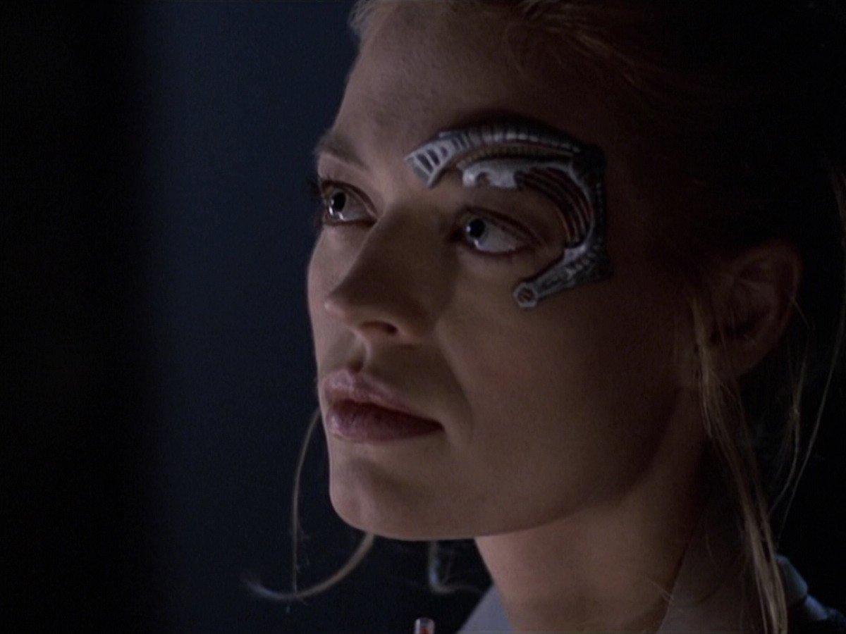 extant_StarTrek_VOY_6x25-TheHauntingOfDeckTwelve_02955.jpg