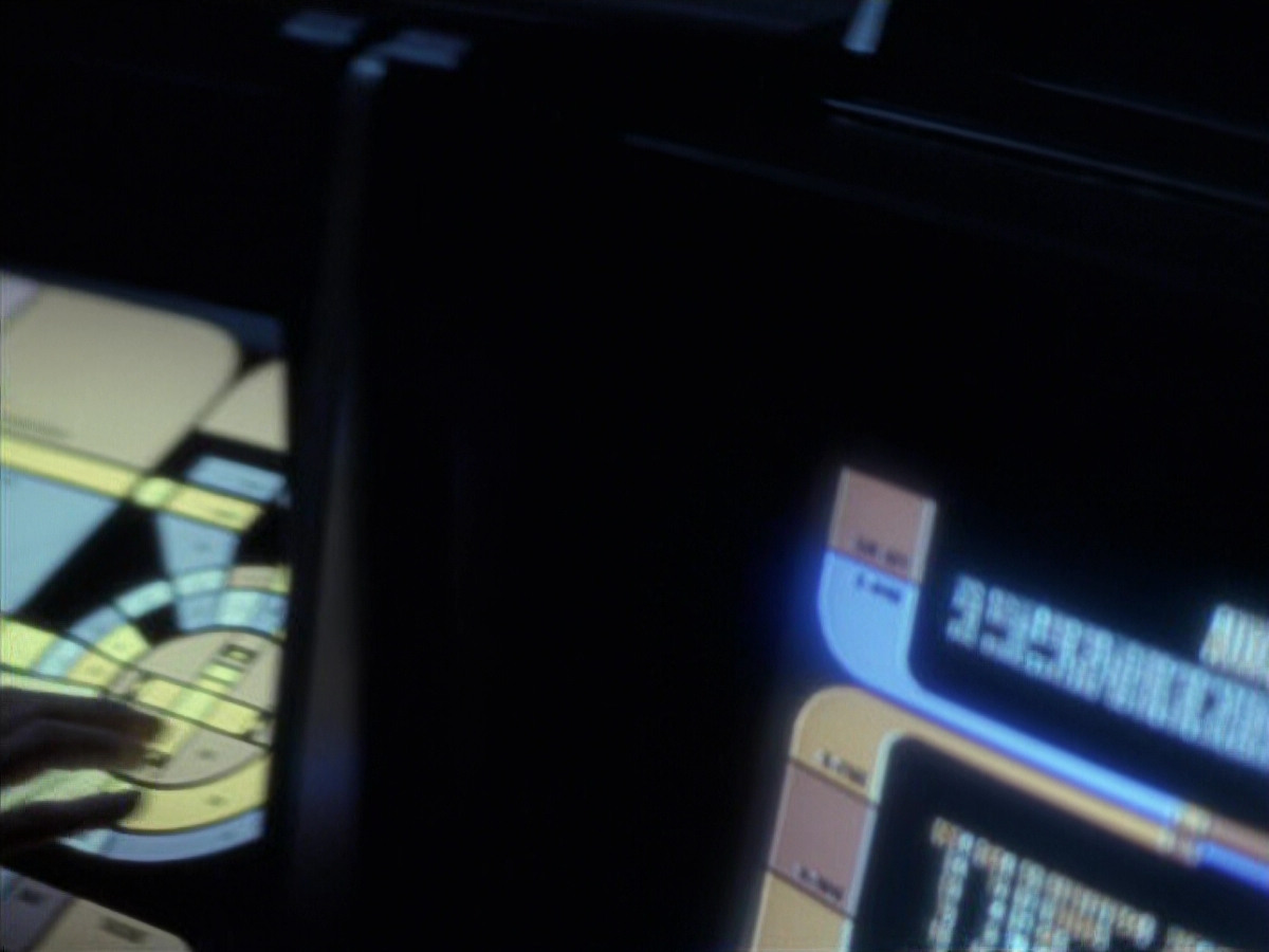 extant_StarTrek_VOY_6x25-TheHauntingOfDeckTwelve_02978.jpg