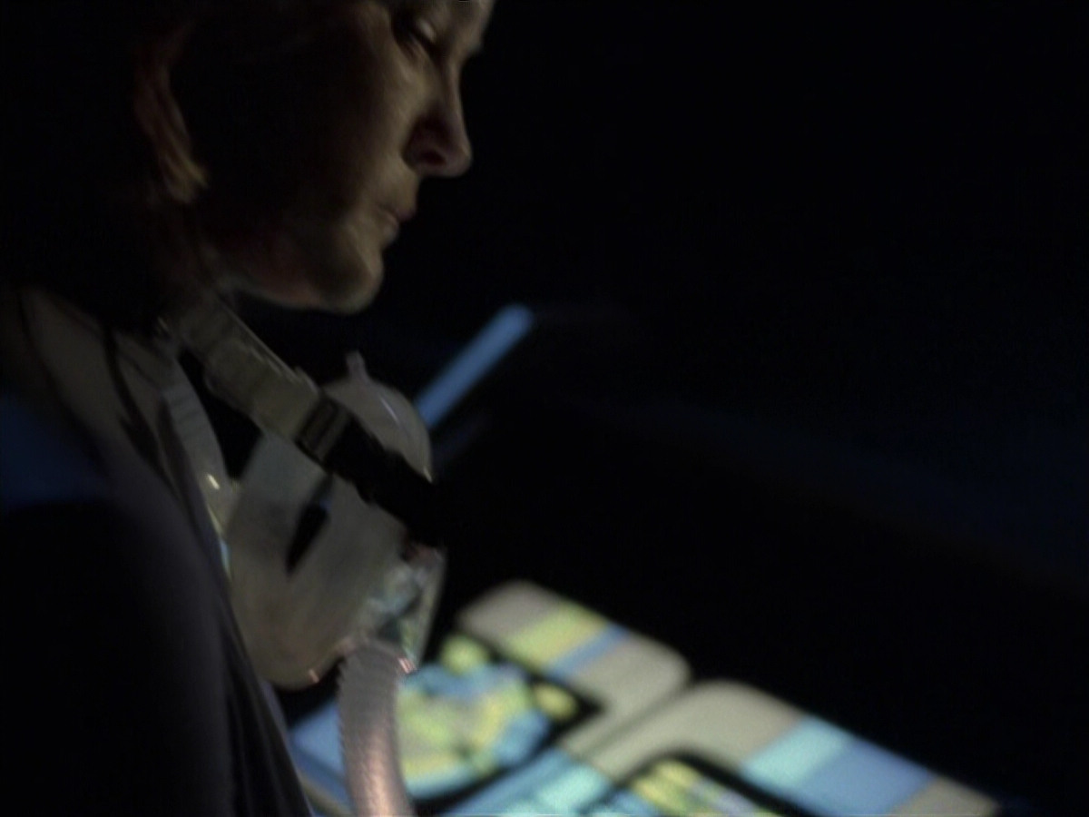 extant_StarTrek_VOY_6x25-TheHauntingOfDeckTwelve_02981.jpg