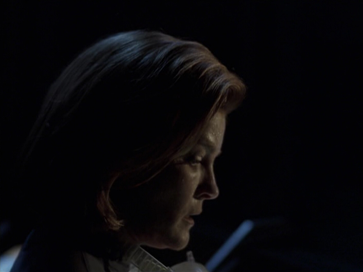 extant_StarTrek_VOY_6x25-TheHauntingOfDeckTwelve_02999.jpg