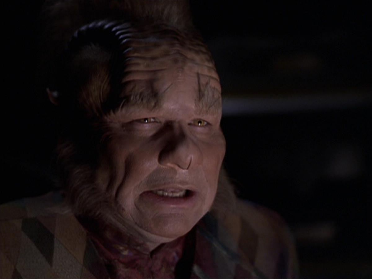 extant_StarTrek_VOY_6x25-TheHauntingOfDeckTwelve_03044.jpg