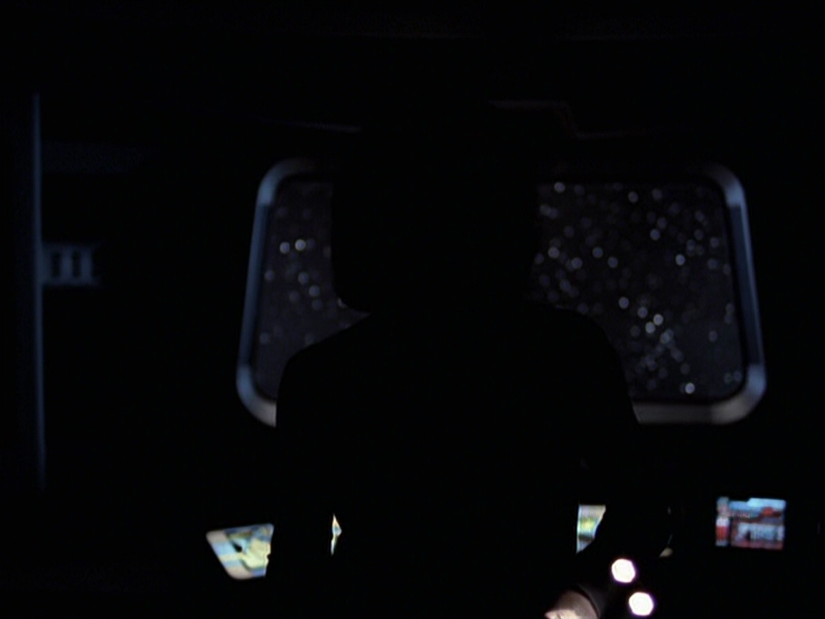 extant_StarTrek_VOY_6x25-TheHauntingOfDeckTwelve_03070.jpg