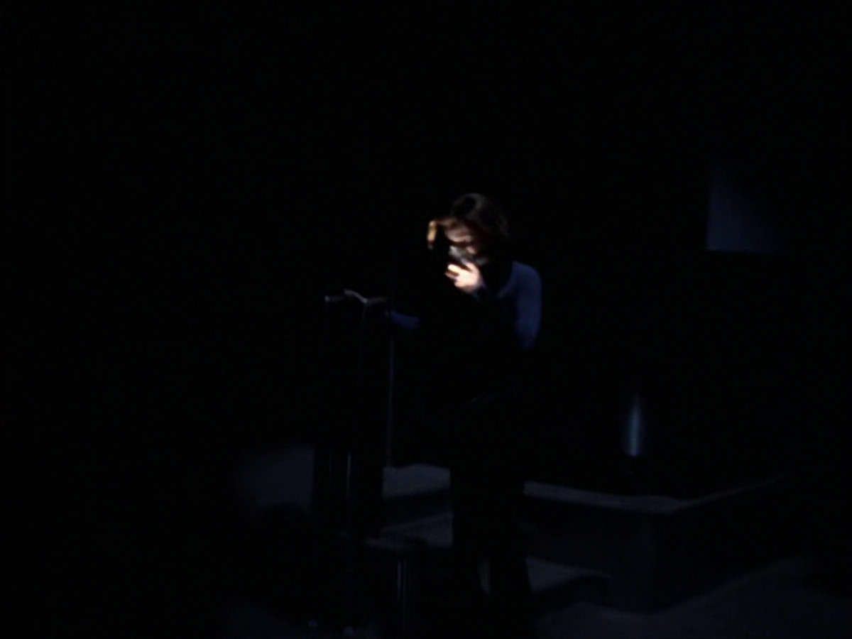 extant_StarTrek_VOY_6x25-TheHauntingOfDeckTwelve_03092.jpg