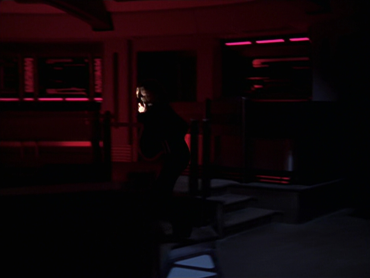 extant_StarTrek_VOY_6x25-TheHauntingOfDeckTwelve_03093.jpg