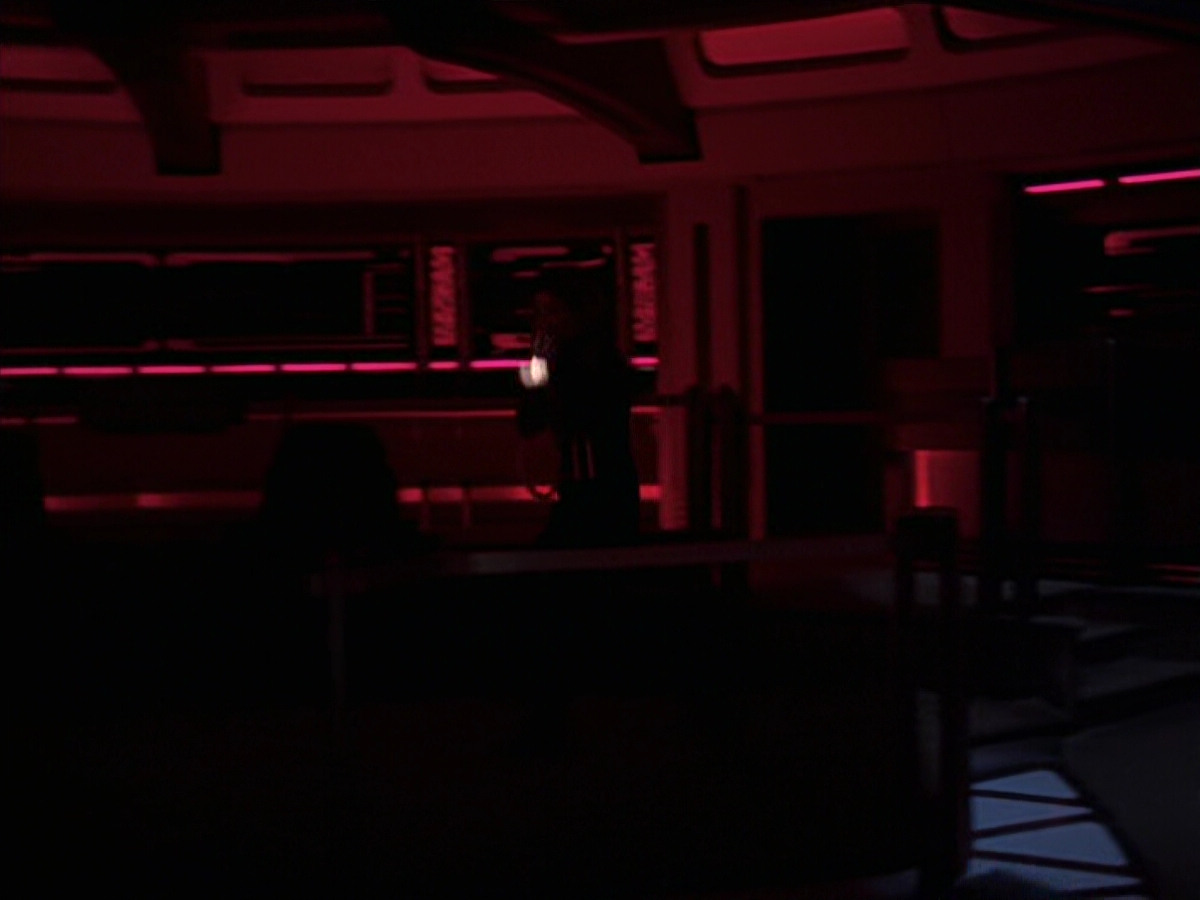 extant_StarTrek_VOY_6x25-TheHauntingOfDeckTwelve_03094.jpg