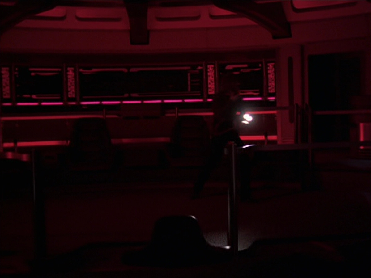 extant_StarTrek_VOY_6x25-TheHauntingOfDeckTwelve_03107.jpg
