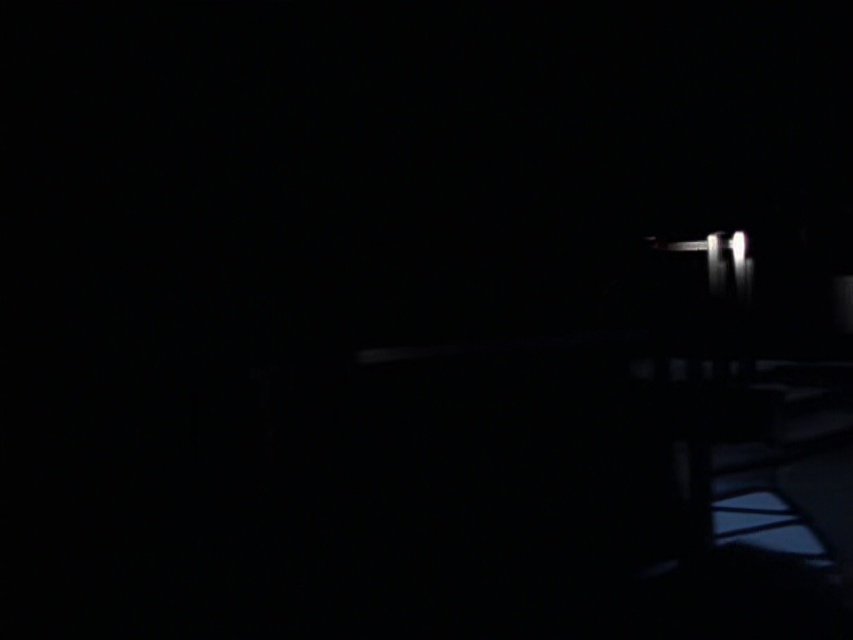 extant_StarTrek_VOY_6x25-TheHauntingOfDeckTwelve_03108.jpg