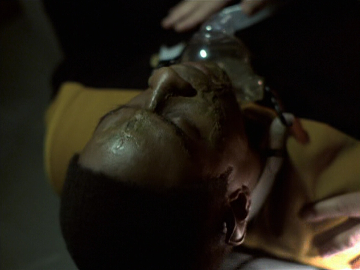 extant_StarTrek_VOY_6x25-TheHauntingOfDeckTwelve_03123.jpg