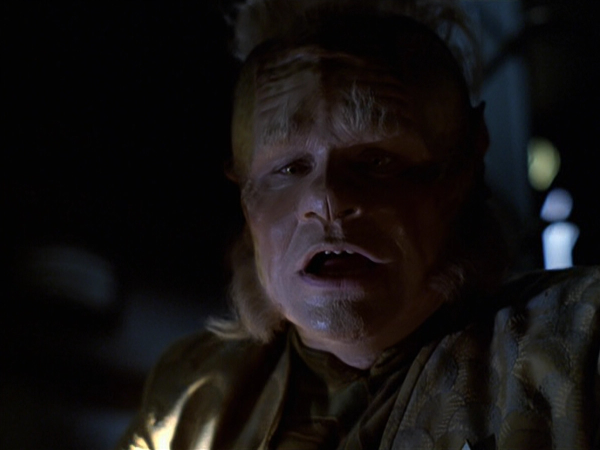 extant_StarTrek_VOY_6x25-TheHauntingOfDeckTwelve_03124.jpg