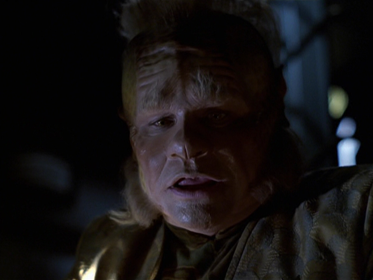 extant_StarTrek_VOY_6x25-TheHauntingOfDeckTwelve_03125.jpg