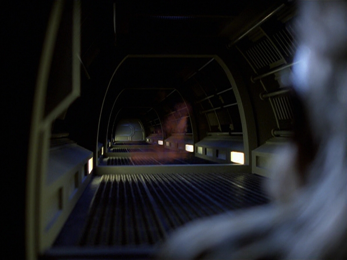 extant_StarTrek_VOY_6x25-TheHauntingOfDeckTwelve_03128.jpg