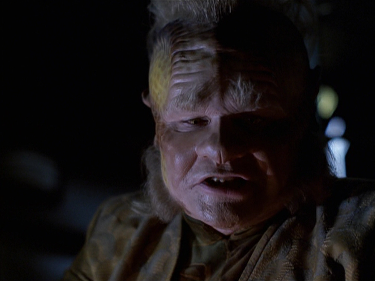 extant_StarTrek_VOY_6x25-TheHauntingOfDeckTwelve_03149.jpg