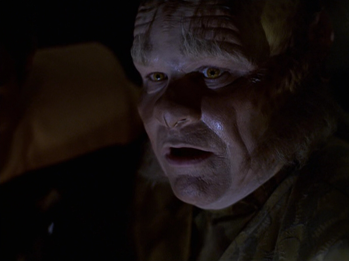 extant_StarTrek_VOY_6x25-TheHauntingOfDeckTwelve_03177.jpg