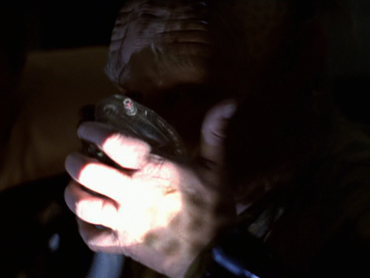 extant_StarTrek_VOY_6x25-TheHauntingOfDeckTwelve_03182.jpg