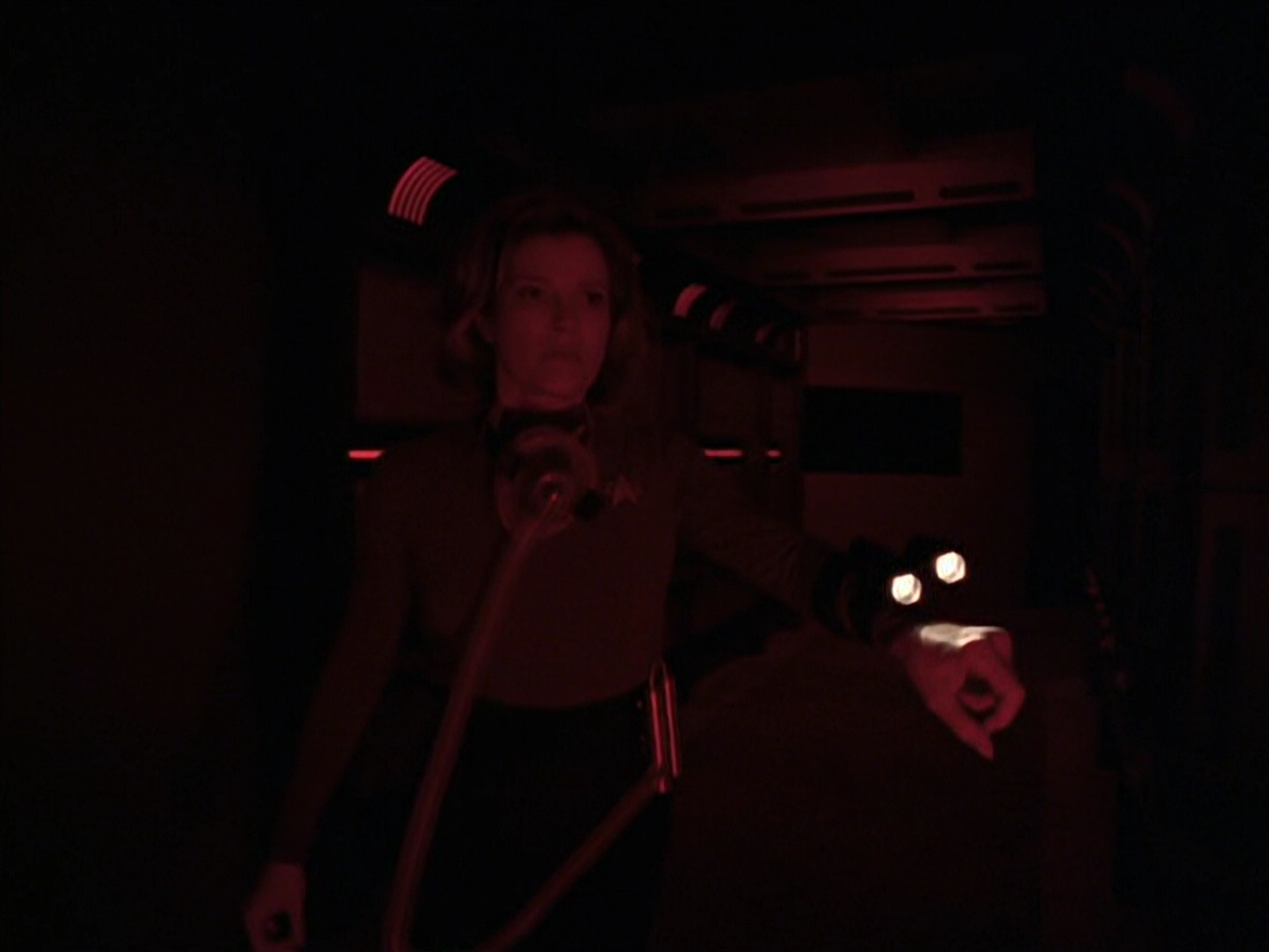 extant_StarTrek_VOY_6x25-TheHauntingOfDeckTwelve_03203.jpg