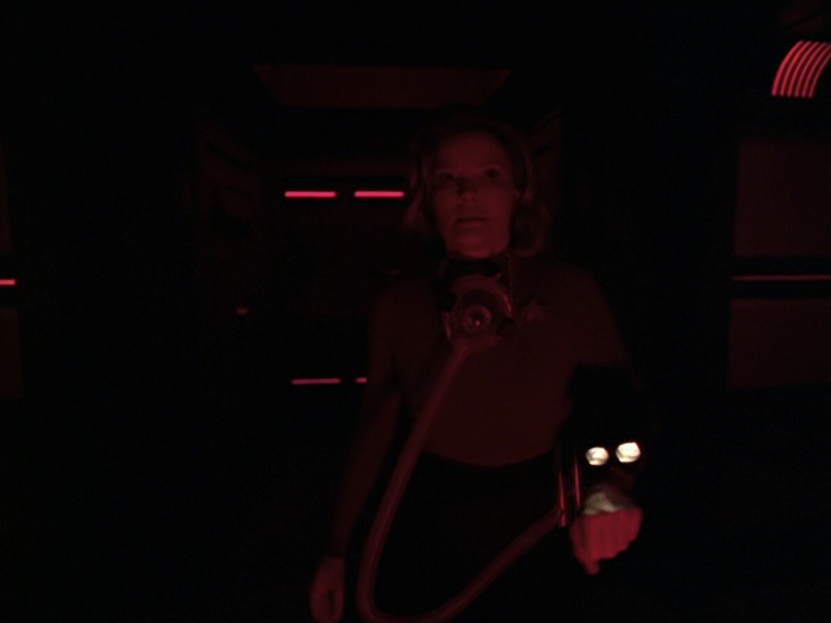 extant_StarTrek_VOY_6x25-TheHauntingOfDeckTwelve_03240.jpg