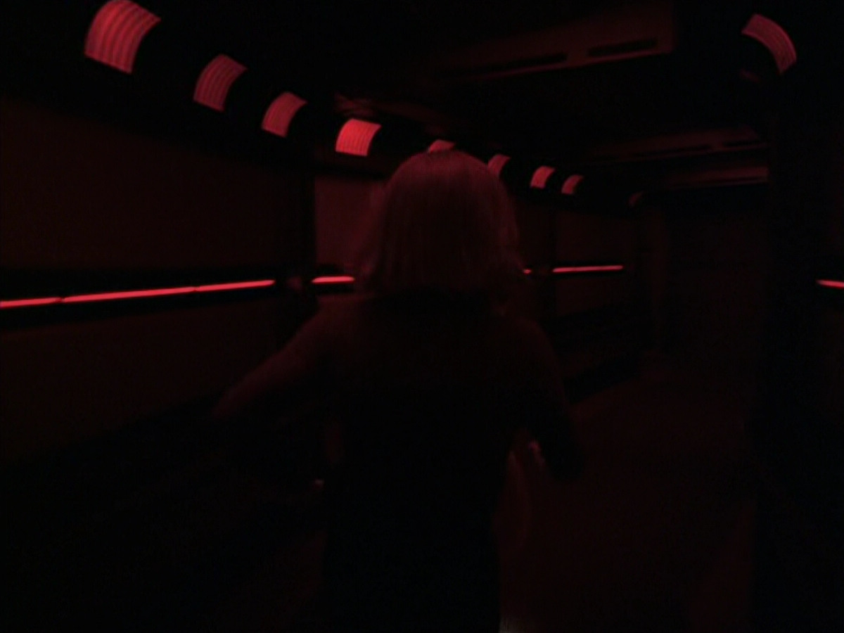 extant_StarTrek_VOY_6x25-TheHauntingOfDeckTwelve_03255.jpg