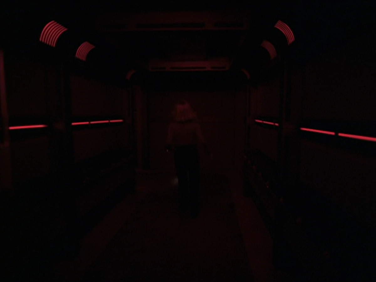 extant_StarTrek_VOY_6x25-TheHauntingOfDeckTwelve_03258.jpg