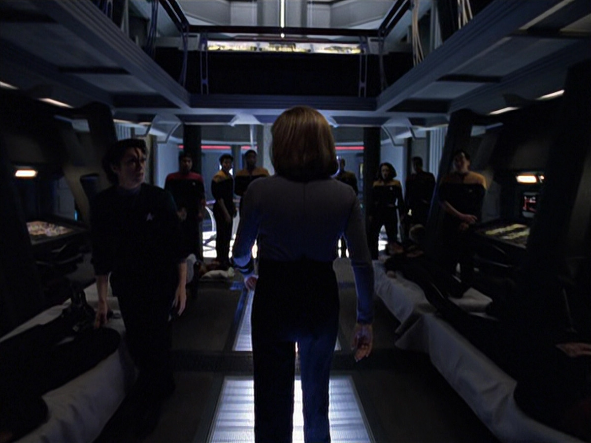 extant_StarTrek_VOY_6x25-TheHauntingOfDeckTwelve_03267.jpg