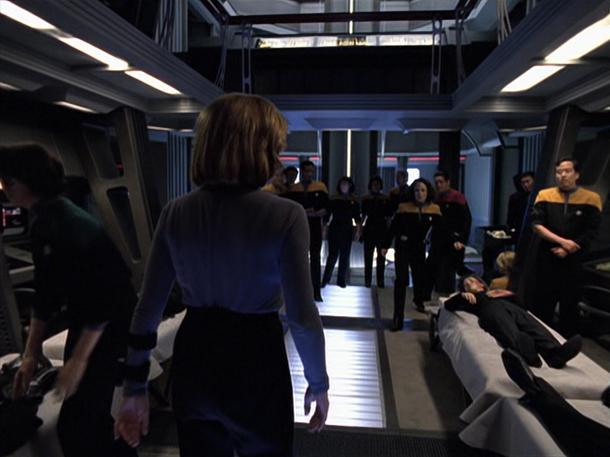 extant_StarTrek_VOY_6x25-TheHauntingOfDeckTwelve_03269.jpg
