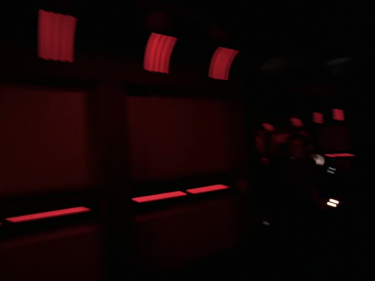 extant_StarTrek_VOY_6x25-TheHauntingOfDeckTwelve_03284.jpg