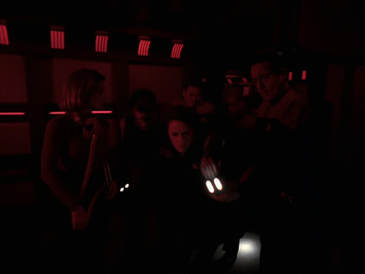 extant_StarTrek_VOY_6x25-TheHauntingOfDeckTwelve_03287.jpg