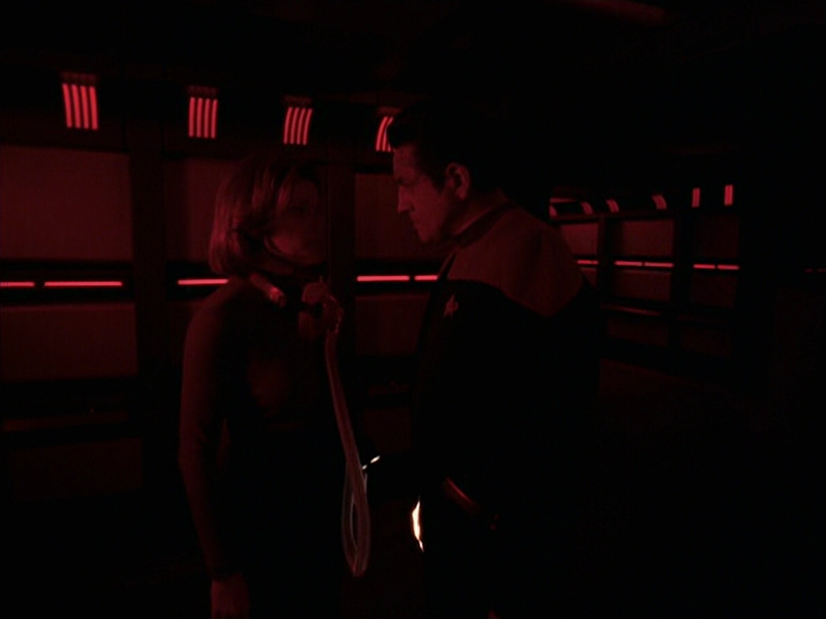 extant_StarTrek_VOY_6x25-TheHauntingOfDeckTwelve_03298.jpg